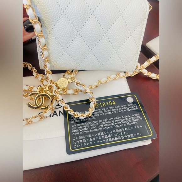 💌🥰Chanel white Mini Quilted Bag with Gold Chain - Picture 2 of 6